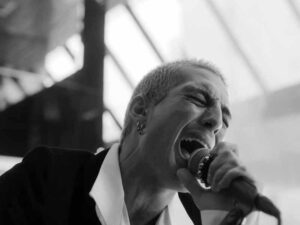 دانلود آهنگ VALENTINE از Maneskin با متن و ترجمه