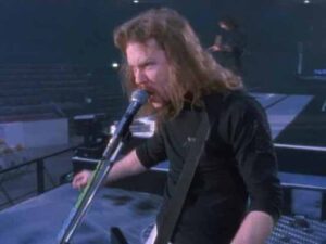 دانلود آهنگ Wherever I May Roam از Metallica با متن و ترجمه