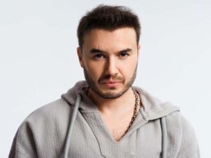 دانلود آهنگ ترکی Tutuşmuş Karadeniz از Mustafa Ceceli با متن و ترجمه