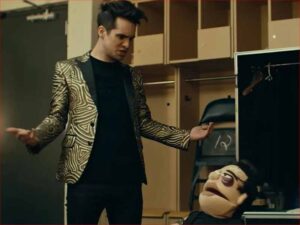 دانلود آهنگ Dancing’s Not A Crime از Panic! At The Disco با متن و ترجمه