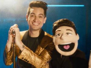 دانلود آهنگ Hey Look Ma I Made It از Panic! At The Disco با متن و ترجمه