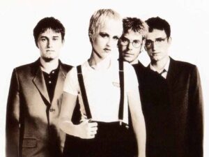 دانلود آهنگ Zombie از The Cranberries با متن و ترجمه