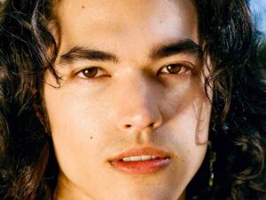 دانلود آهنگ Actor از Conan Gray با متن و ترجمه