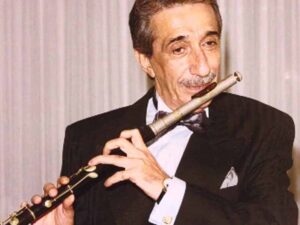دانلود آهنگ “بهار من گذشته شاید” از عماد رام با متن و ترجمه انگلیسی