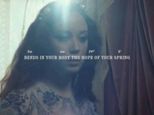 دانلود آهنگ Forget Me Not از Laufey با متن و ترجمه