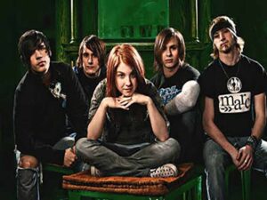 دانلود آهنگ Pressure از Paramore با متن و ترجمه
