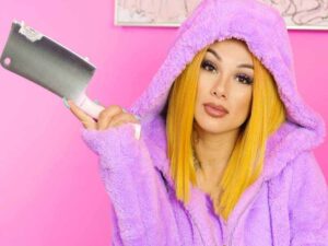 دانلود آهنگ Gaslight از Snow Tha Product با متن و ترجمه
