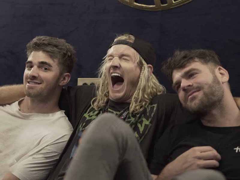 دانلود آهنگ Family از The Chainsmokers و Kygo با متن و ترجمه