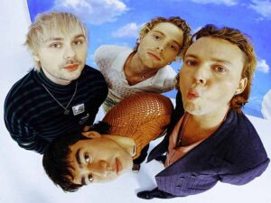 دانلود آهنگ Bad Omens از 5Seconds of Summer با متن و ترجمه