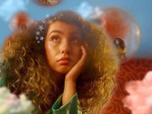 دانلود آهنگ Fishbowl از Alessia Cara با متن و ترجمه