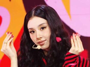 دانلود آهنگ SHOOT (Firecracker) از CHAEYOUNG (TWICE) با متن و ترجمه