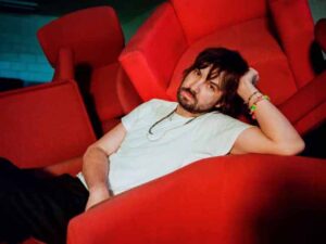 دانلود آهنگ Dracula از Tame Impala با متن و ترجمه