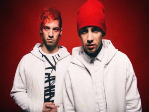 دانلود آهنگ Tally از Twenty one pilots با متن و ترجمه