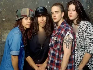 دانلود آهنگ What’s Up از 4 Non Blondes با متن و ترجمه