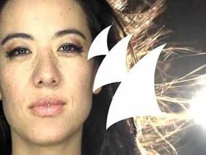دانلود آهنگ Waiting For The Night از Armin van Buuren و Fiora با متن و ترجمه