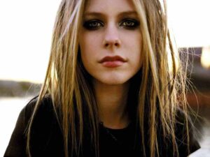 دانلود آهنگ Forgotten از Avril Lavigne با متن و ترجمه