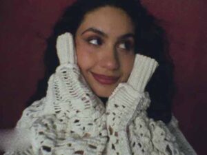 دانلود آهنگ Clearly از Alessia Cara با متن و ترجمه