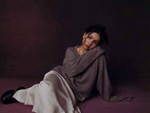 دانلود آهنگ Feels Right از Alessia Cara با متن و ترجمه