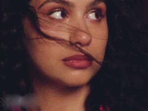 دانلود آهنگ Fire از Alessia Cara با متن و ترجمه