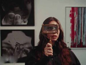 دانلود آهنگ Isn’t It Obvious از Alessia Cara با متن و ترجمه