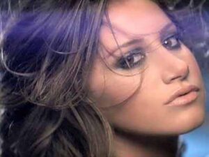 دانلود آهنگ It’s Alright It’s Ok از Ashley Tisdale با متن و ترجمه