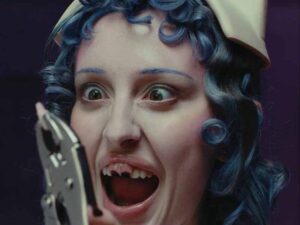 دانلود آهنگ Chichinya از Christina Perri با متن و ترجمه