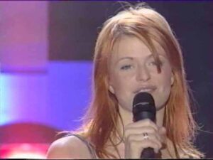 دانلود آهنگ فرانسوی Parce Que C’est Toi از Axelle Red با متن و ترجمه