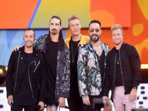 دانلود آهنگ As Long As You Love Me از Backstreet Boys با متن و ترجمه