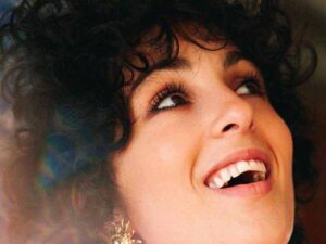 دانلود آهنگ فرانسوی Prière au soleil از Barbara Pravi با متن و ترجمه