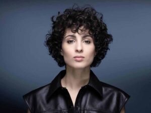 دانلود آهنگ فرانسوی Voilà از Barbara Pravi با متن و ترجمه