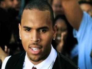 دانلود آهنگ Yeah 3x از Chris Brown با متن و ترجمه