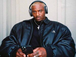 دانلود آهنگ Emily’s Song از Daniel Caesar با متن و ترجمه