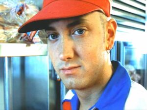 دانلود آهنگ The Real Slim Shady از Eminem با متن و ترجمه