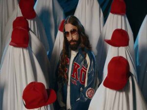 دانلود آهنگ ترکی Karşında Bi’ Gör Beni از Emre Fel با متن و ترجمه دانلود آهنگ ترکی Karşında Bi’ Gör Beni از Emre Fel با متن و ترجمه