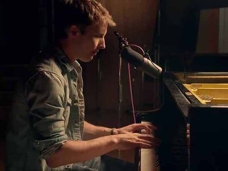 دانلود آهنگ Sun On Sunday از James Blunt با متن و ترجمه