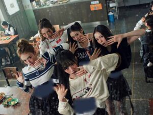 دانلود آهنگ کرهای BURNING UP از MEOVV با متن و ترجمه دانلود آهنگ کرهای BURNING UP از MEOVV با متن و ترجمه