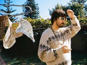 دانلود آهنگ Piece Of Heaven از Tame Impala با متن و ترجمه دانلود آهنگ Piece Of Heaven از Tame Impala با متن و ترجمه