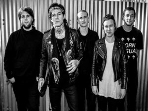 دانلود آهنگ Private از The Neighbourhood با متن و ترجمه