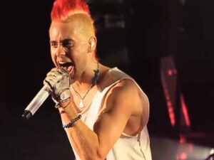 دانلود آهنگ Closer To The Edge از Thirty Seconds To Mars با متن و ترجمه