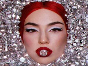 دانلود آهنگ Diamonds & Dancefloors از Ava Max با متن و ترجمه