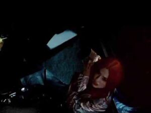 دانلود آهنگ Hold Up (Wait A Minute) از Ava Max با متن و ترجمه