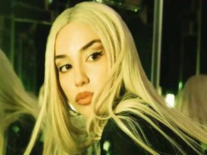 دانلود آهنگ Turn Off The Lights از Ava Max با متن و ترجمه