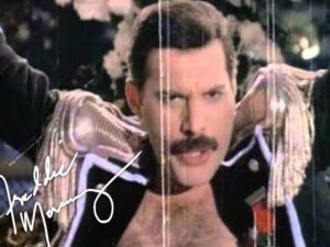 دانلود آهنگ Living on My Own از Freddie Mercury با متن و ترجمه