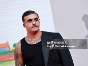 دانلود آهنگ ایتالیایی FOTOGRAFIA از Geolier با متن و ترجمه