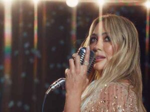 دانلود آهنگ Mature از Hilary Duff با متن و ترجمه