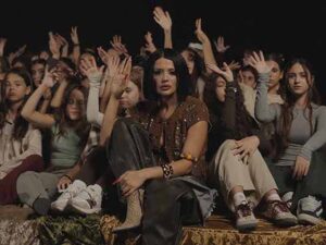 دانلود آهنگ Heç Nə از Hiss با متن و ترجمه