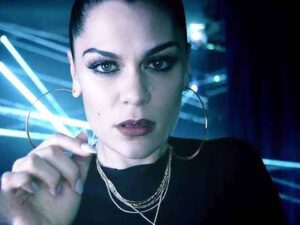 دانلود آهنگ Laserlight از Jessie J و David Guetta با متن و ترجمه