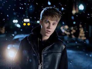 دانلود آهنگ The Christmas Song از Justin Bieber با متن و ترجمه