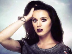 دانلود آهنگ Ghost از Katy Perry با متن و ترجمه