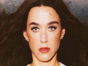 دانلود آهنگ bandaids از Katy Perry با متن و ترجمه